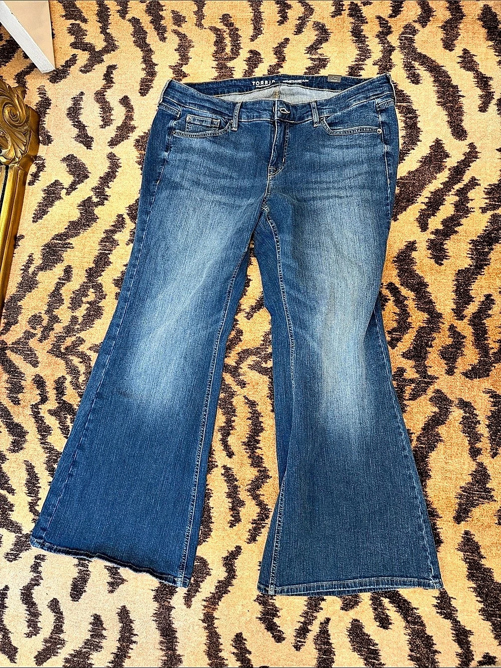 TORRID Flare Vintage Stretch Jeans Blue size 16 R
